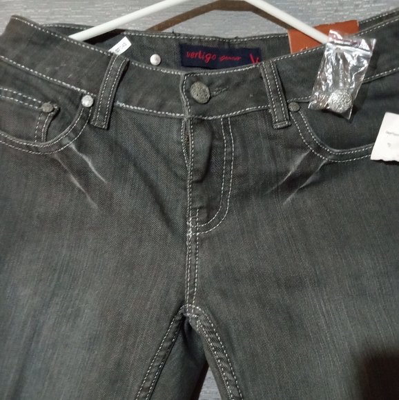 NWT Grey Capris - Picture 8 of 10